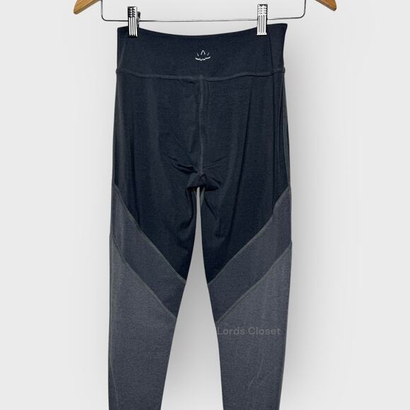 Beyond Yoga Space Dye Midi Leggings XS Black Gray High Waist Athleisure - Picture 5 of 6